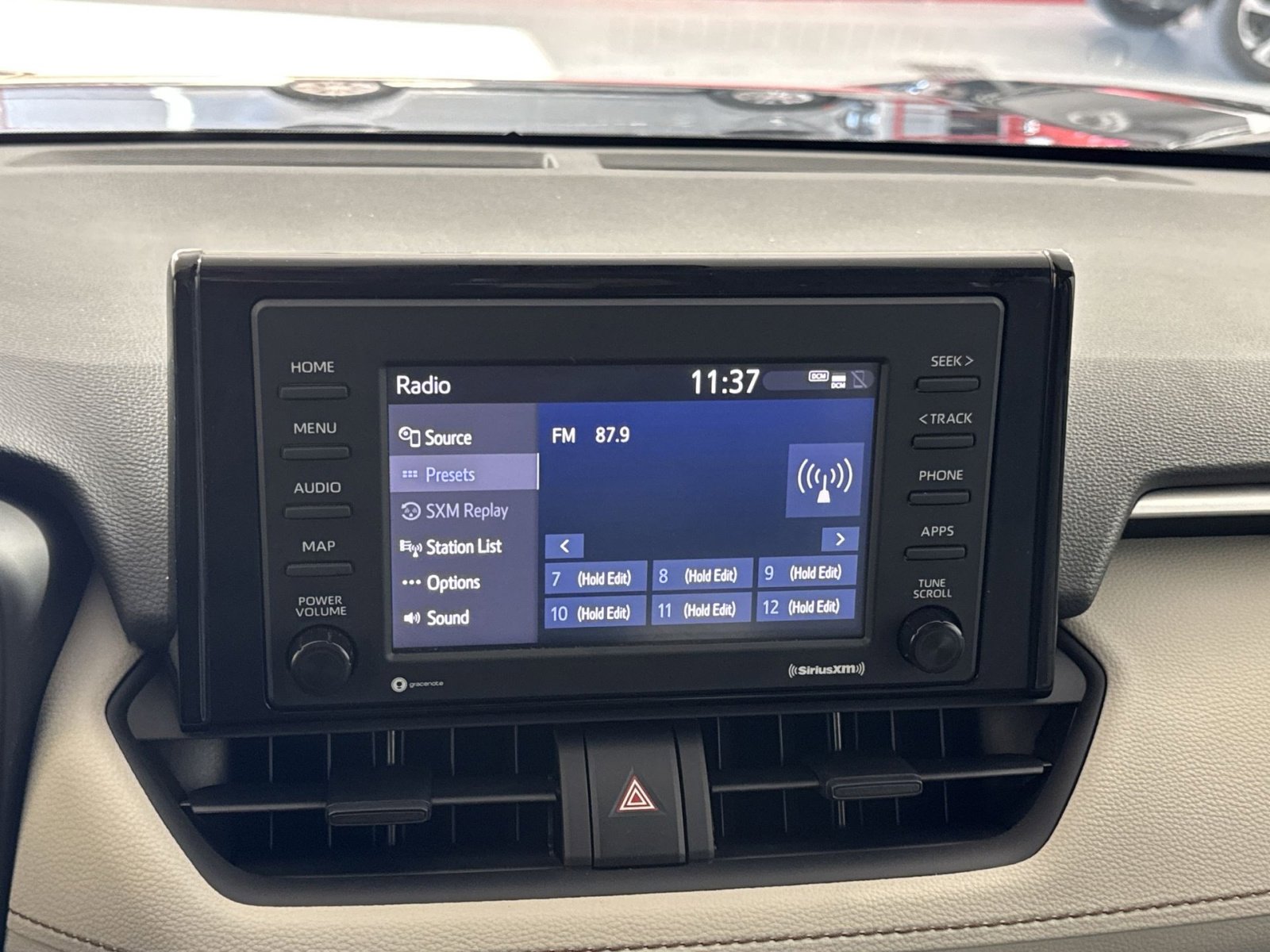 Used 2022 Toyota RAV4 XLE image 17