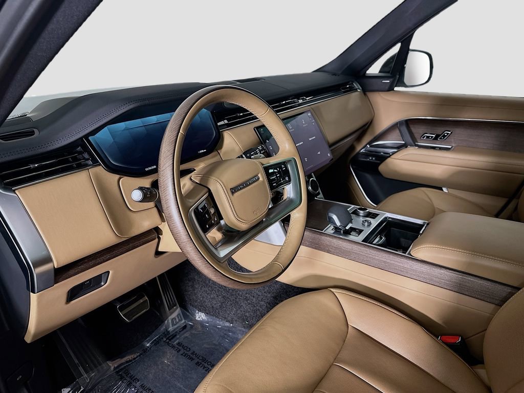 Used 2023 Land Rover Range Rover SE image 4