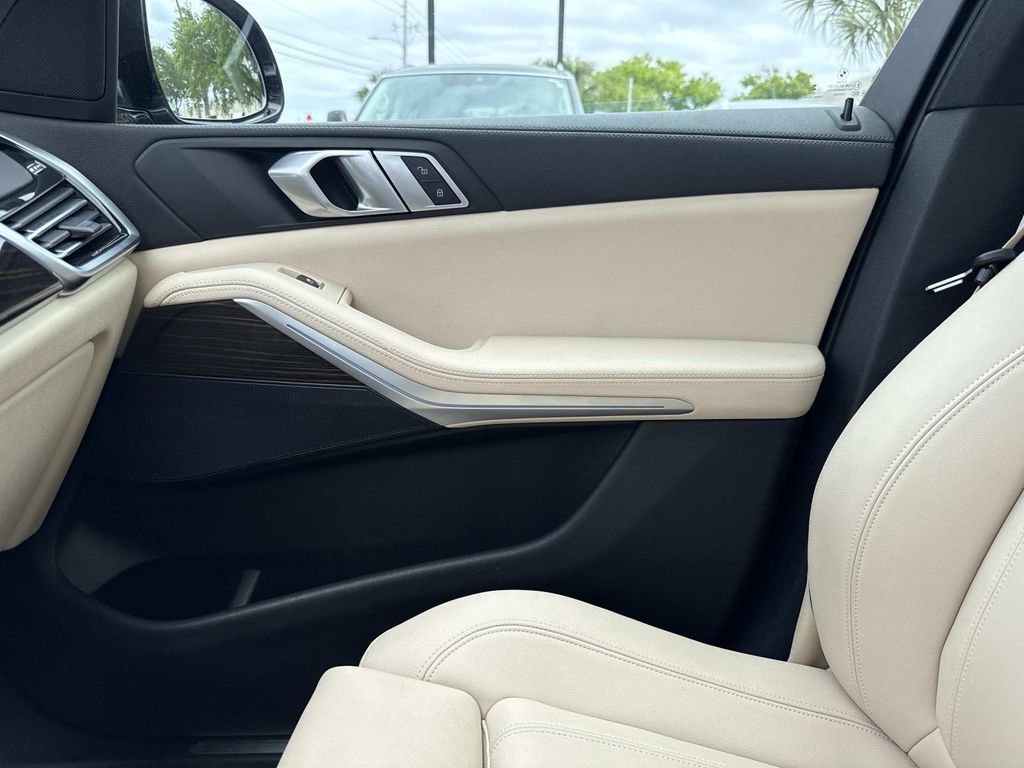 Used 2020 BMW X5 xDrive40i w/ Premium Package image 29
