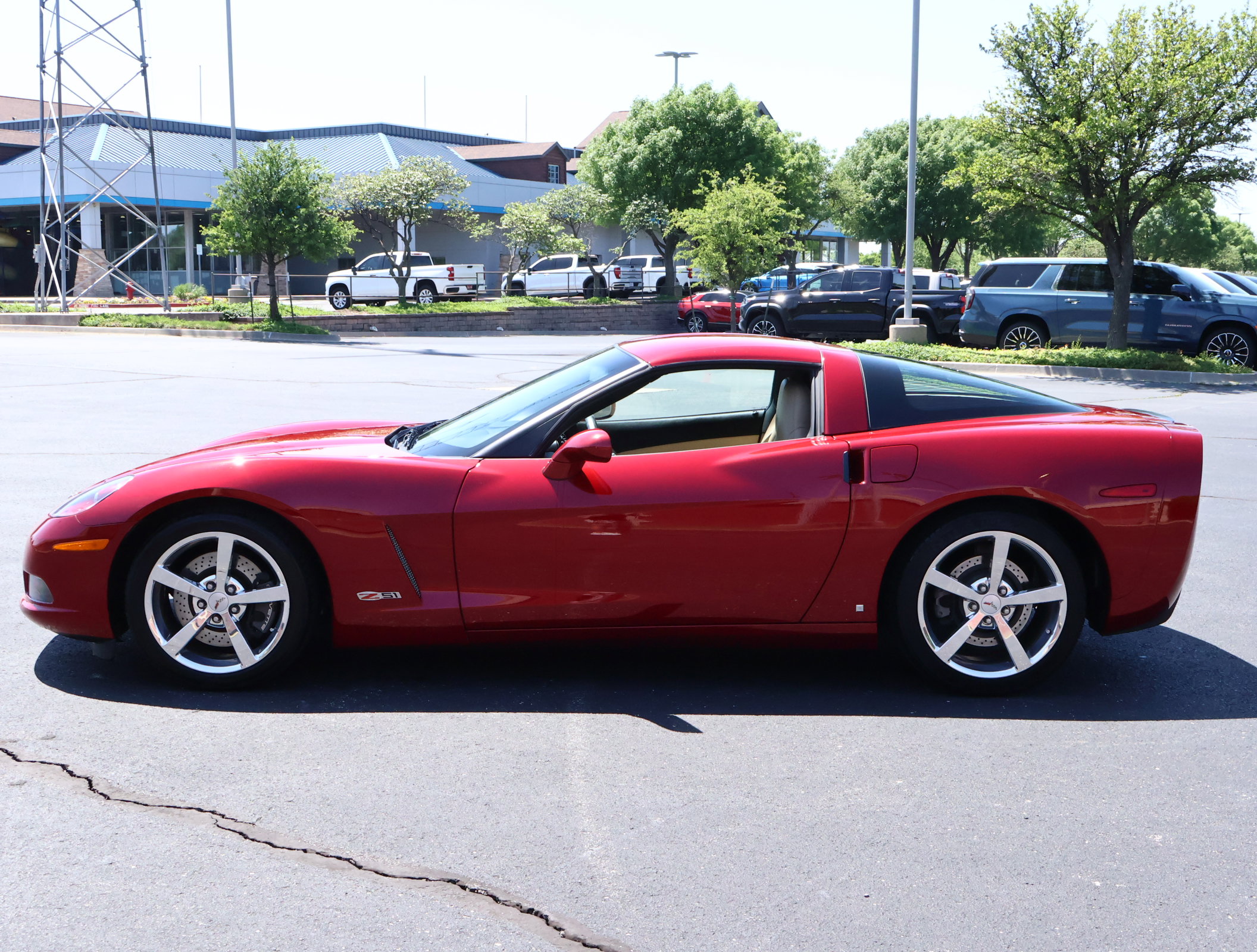 Used 2008 Chevrolet Corvette Coupe w/ Z51 Performance Package RWD image 25
