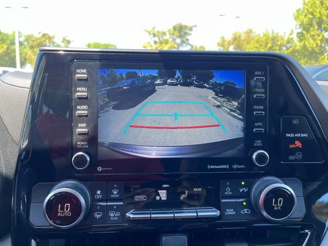 Used 2022 Toyota Highlander LE image 10