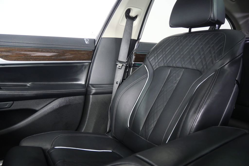 Used 2020 BMW 740i w/ Premium Package image 16