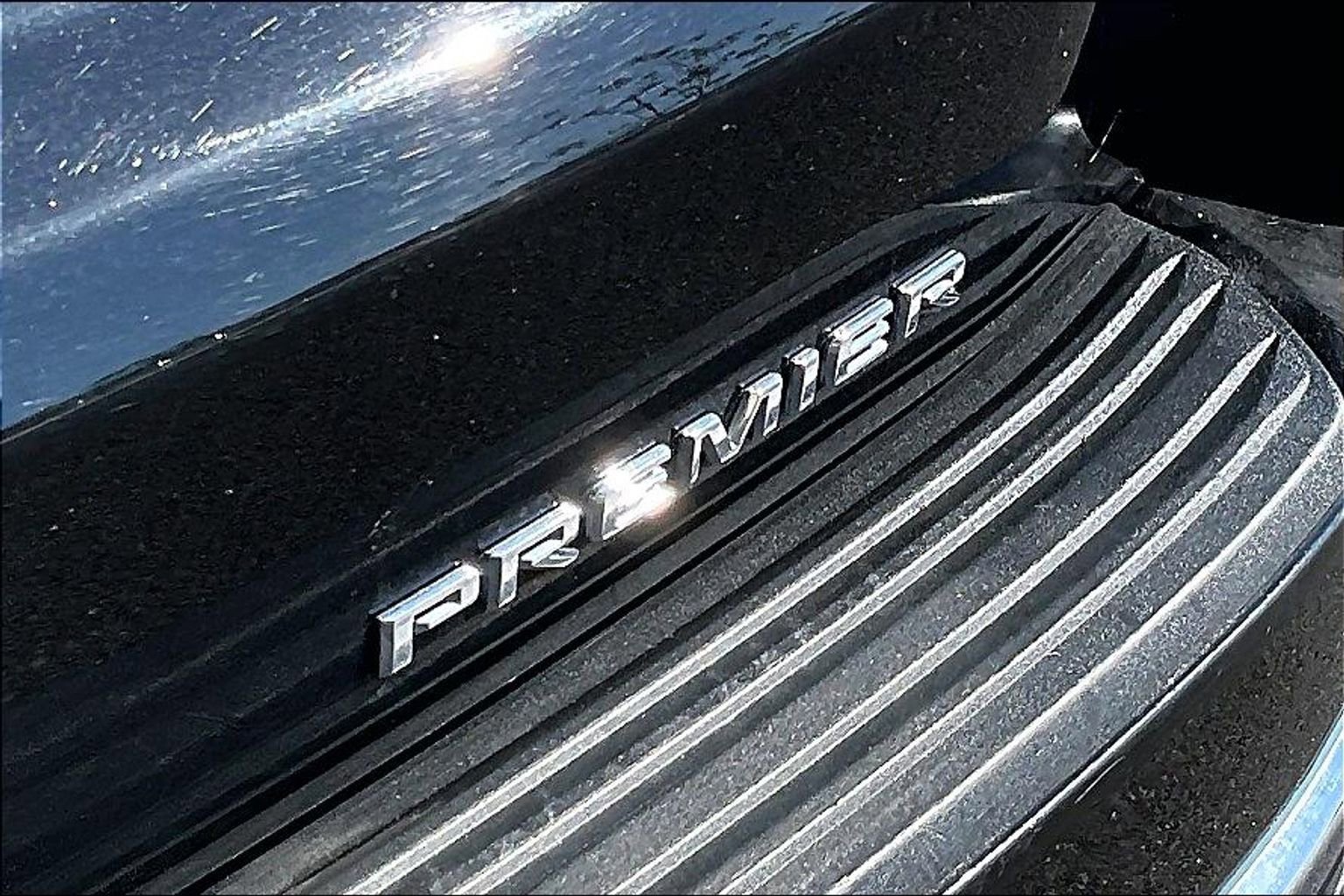 Used 2024 Chevrolet Tahoe Premier AWD/4WD image 24