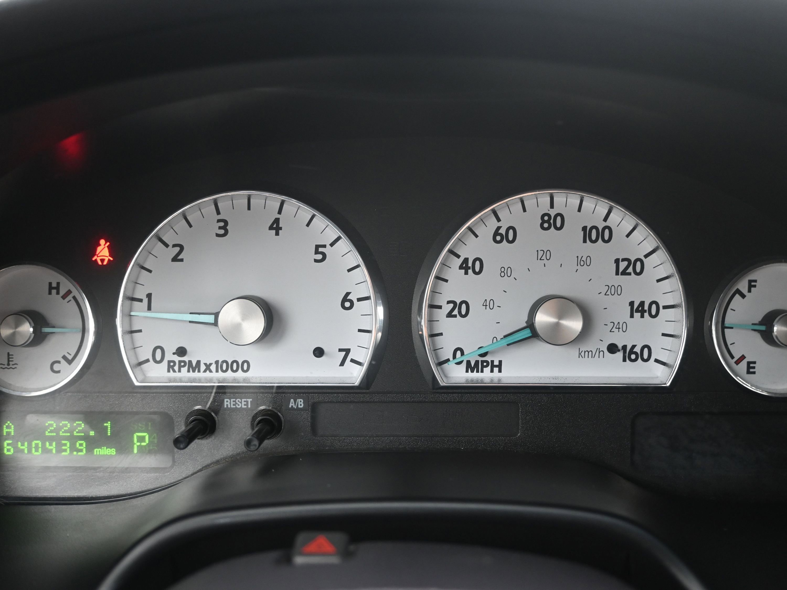 Used 2004 Ford Thunderbird Base image 14