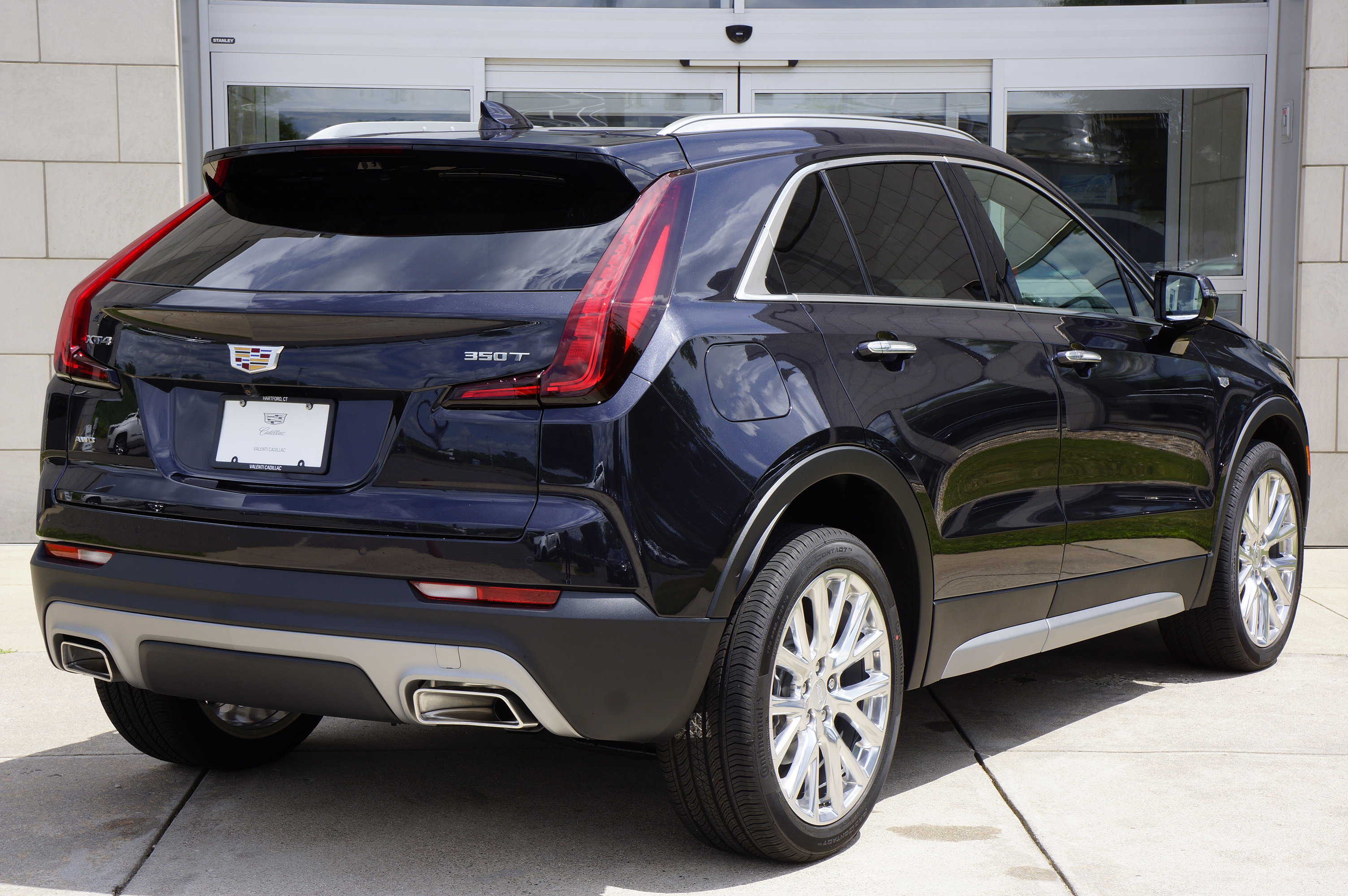 Used 2022 Cadillac XT4 Premium Luxury w/ Technology Package image 5