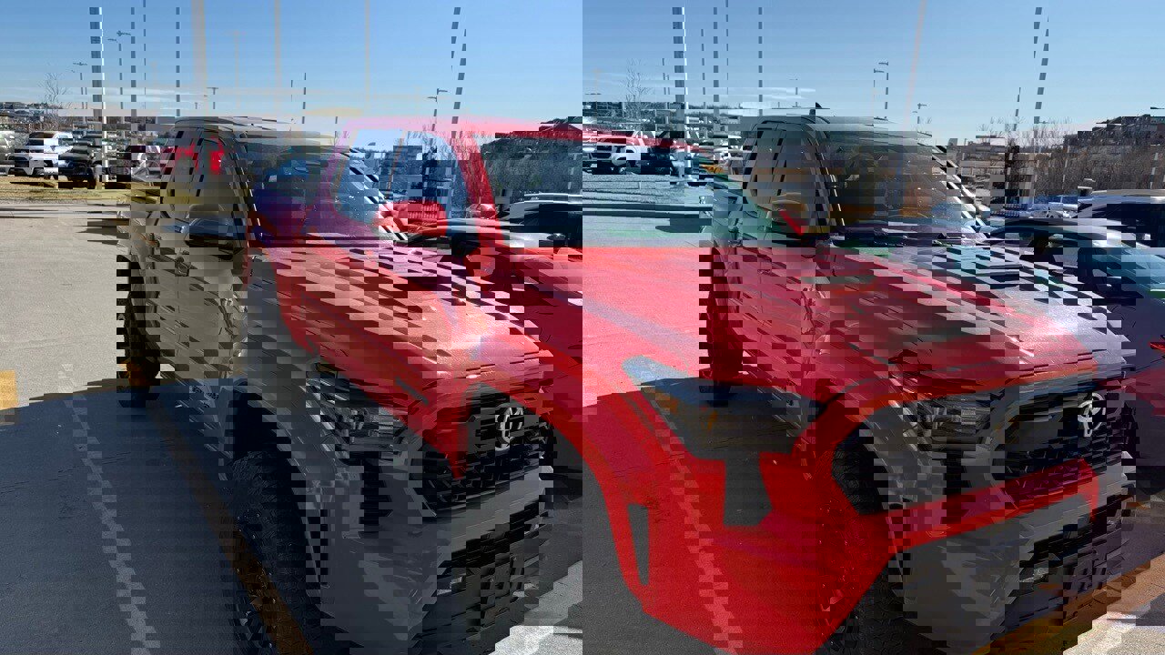 Used 2024 Toyota Tacoma TRD Sport image 5