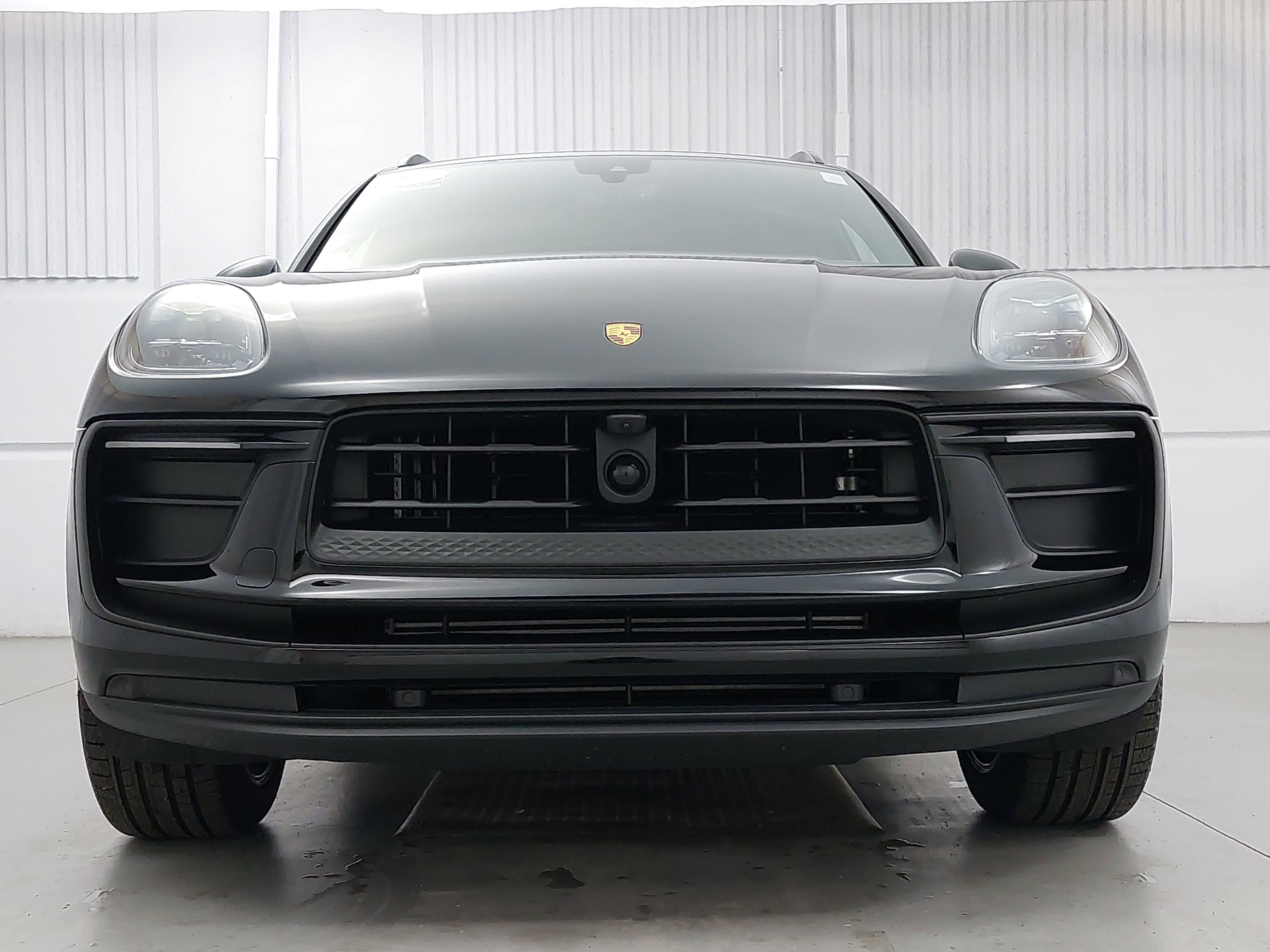 Certified 2026 Porsche Macan image 10