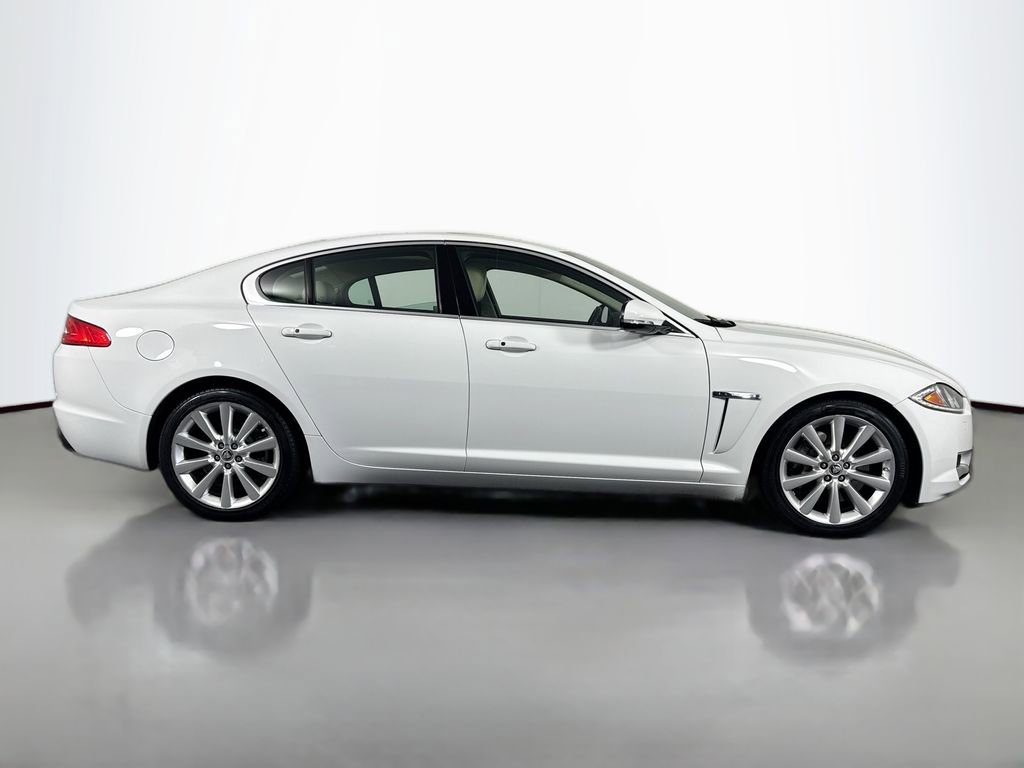 Used 2012 Jaguar XF image 4
