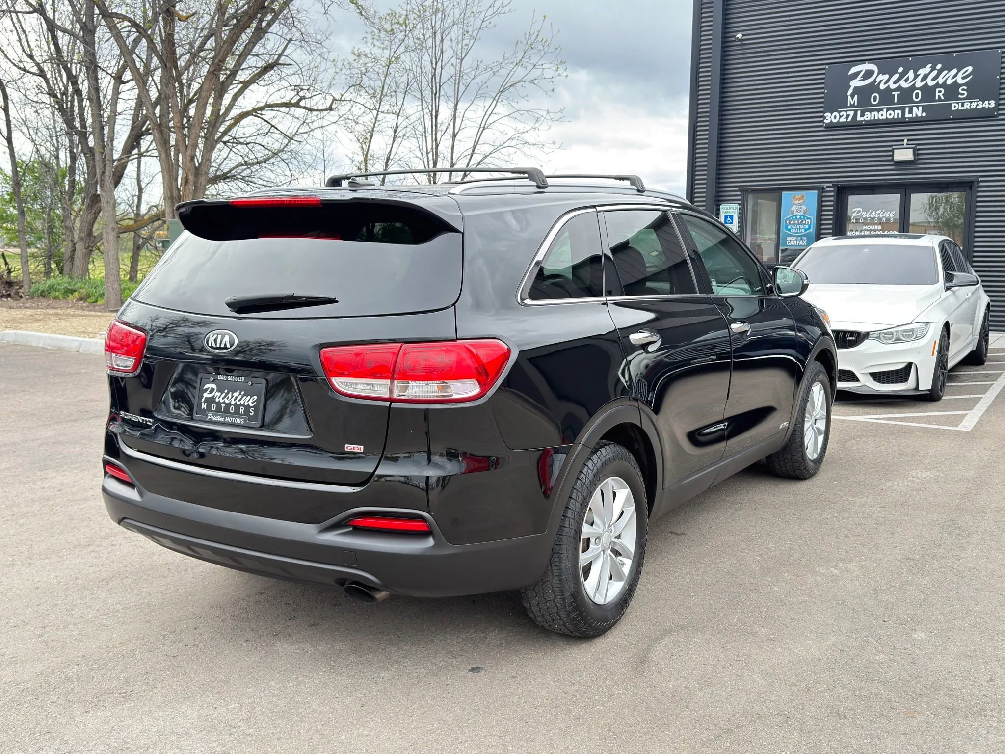 Used 2017 Kia Sorento LX AWD/4WD image 4