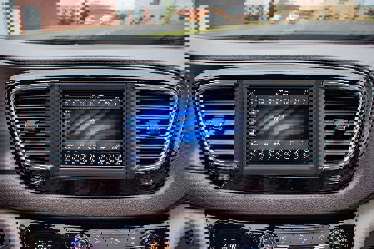 Used 2019 Chrysler Pacifica Touring-L image 23