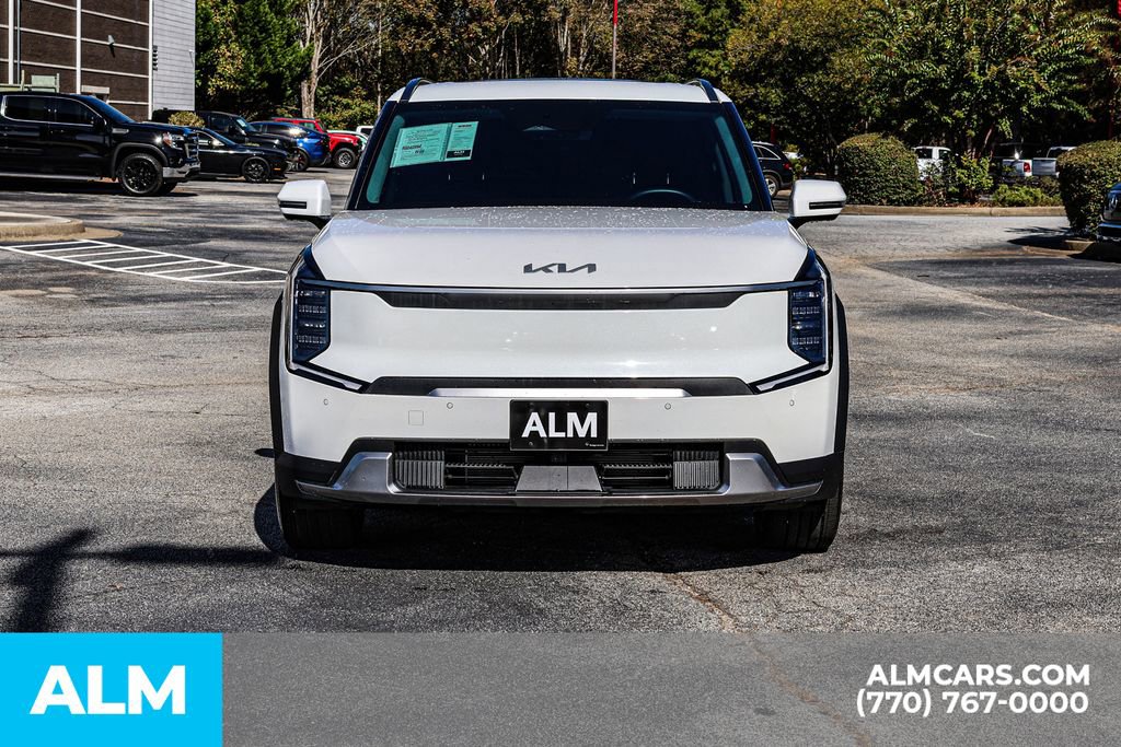 Used 2024 Kia EV9 Wind image 11