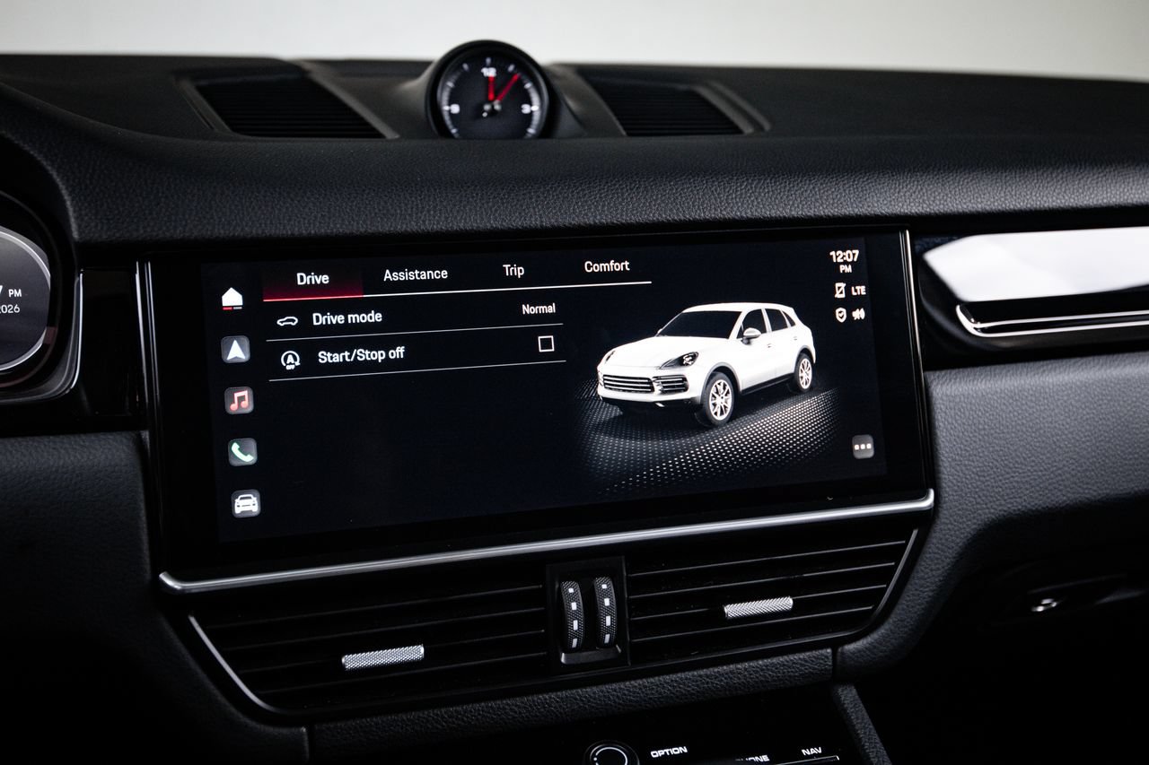 Certified 2023 Porsche Cayenne AWD/4WD image 18