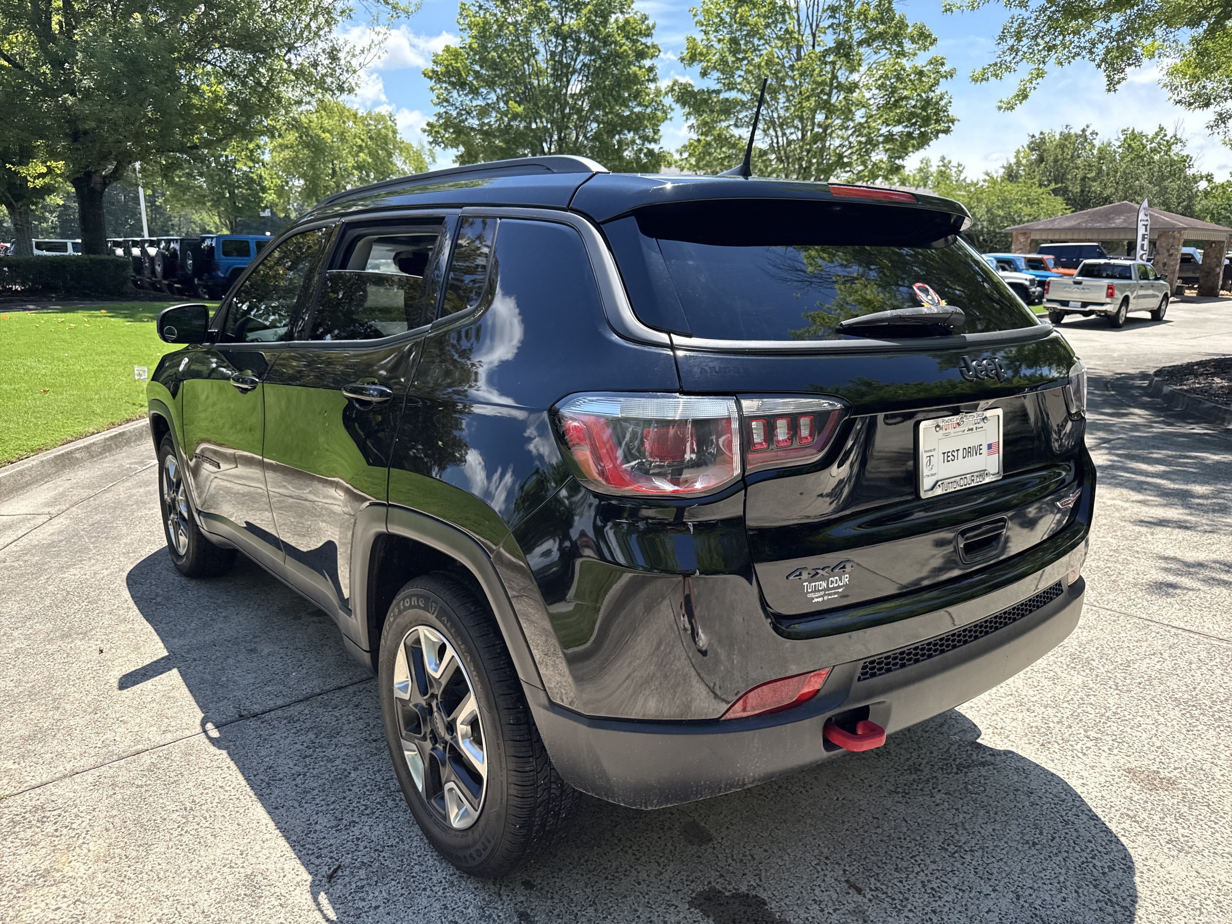 Used 2018 Jeep Compass Trailhawk w/ Leather Interior Group AWD/4WD image 5