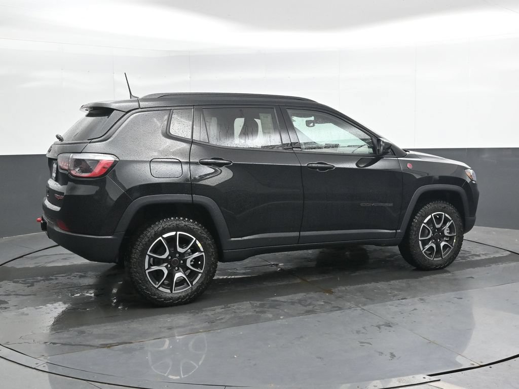 New 2026 Jeep Compass Trailhawk w/ Trailer Tow Group AWD/4WD image 3