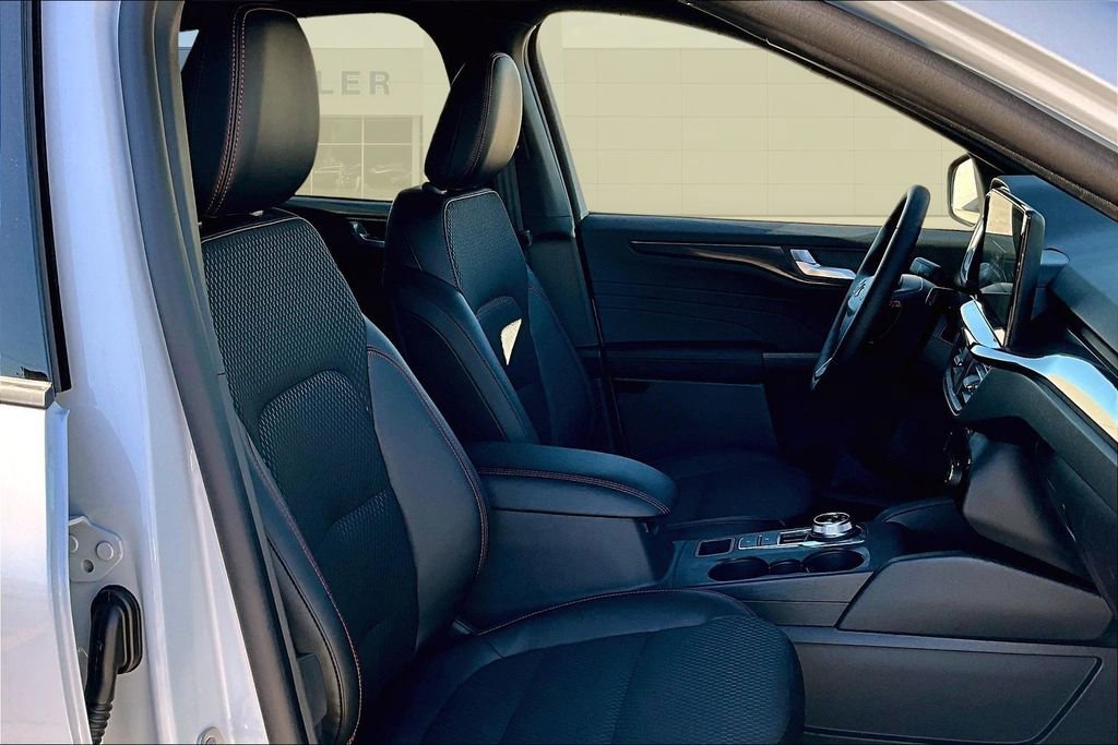New 2026 Ford Escape ST-Line w/ Tech Pack #1 image 12