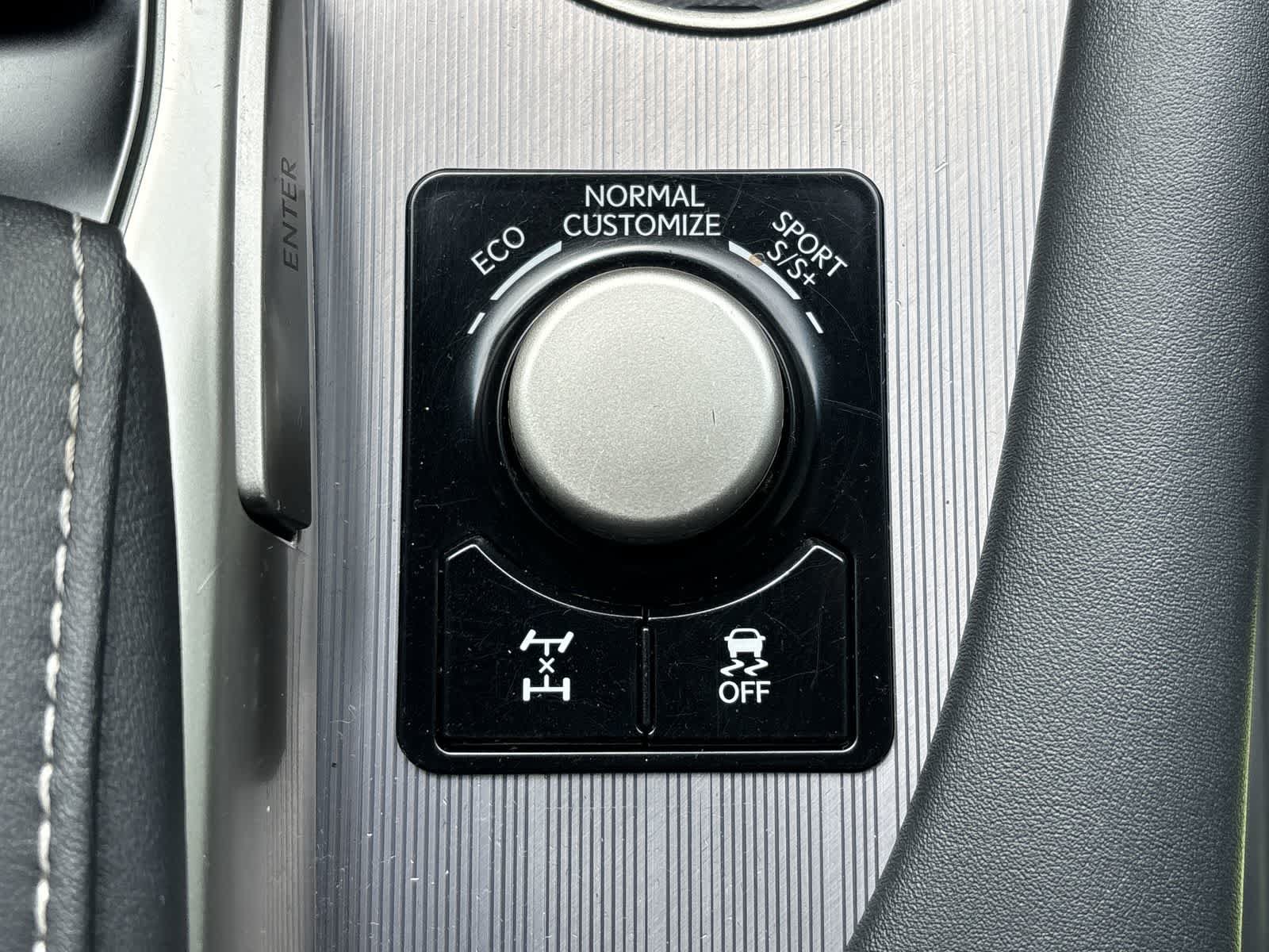 Used 2017 Lexus RX 350 F Sport w/ Cold Weather Package AWD/4WD image 22