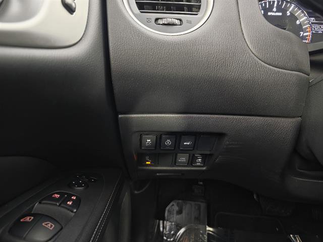 Used 2018 Nissan Pathfinder Platinum AWD/4WD image 51