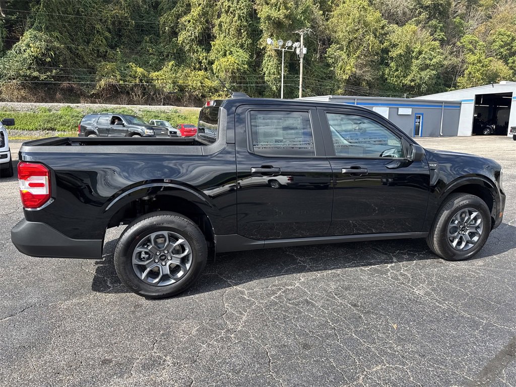 New 2025 Ford Maverick XLT image 3