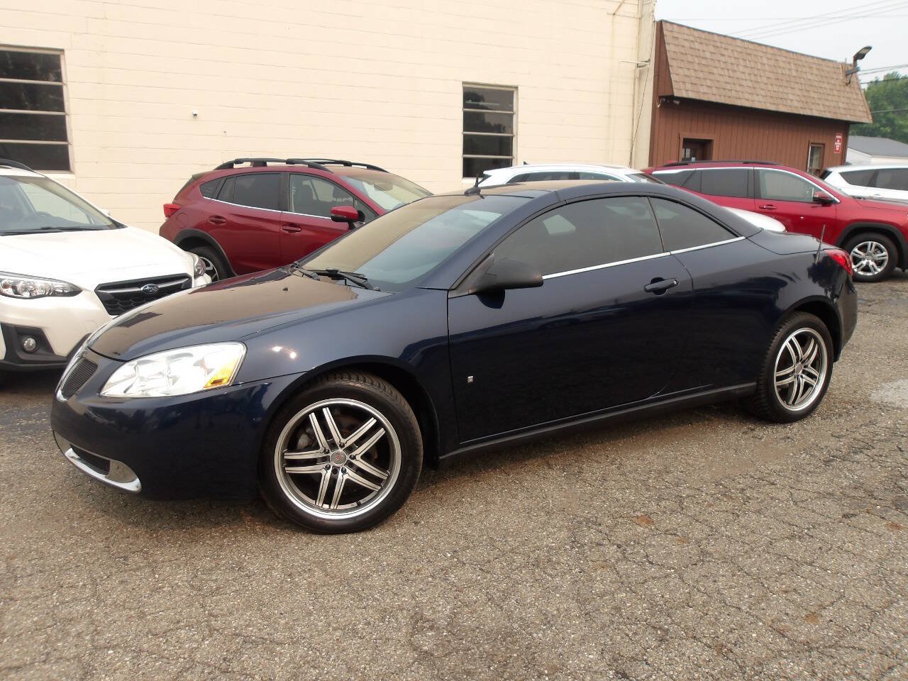 Used 2009 Pontiac G6 GT w/ Sport Package 1 FWD image 2