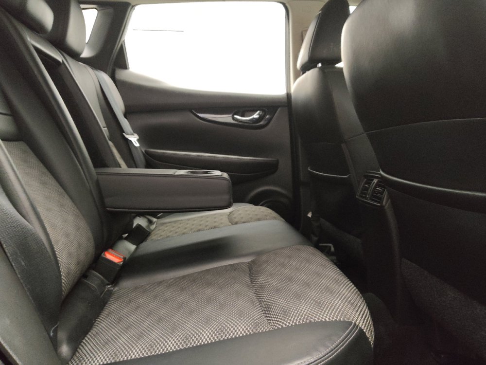 Used 2022 Nissan Rogue Sport SV w/ Technology Package FWD image 19