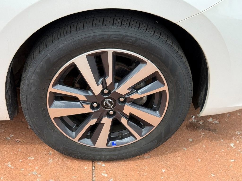 Used 2024 Nissan Versa SV image 8