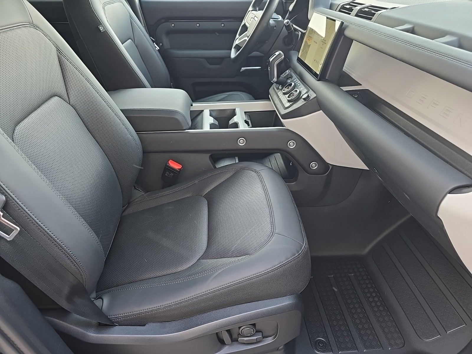 Certified 2025 Land Rover Defender 110 S image 7