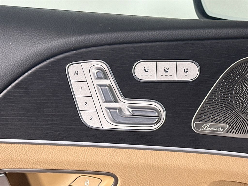 Certified 2025 Mercedes-Benz GLS 450 4MATIC image 11