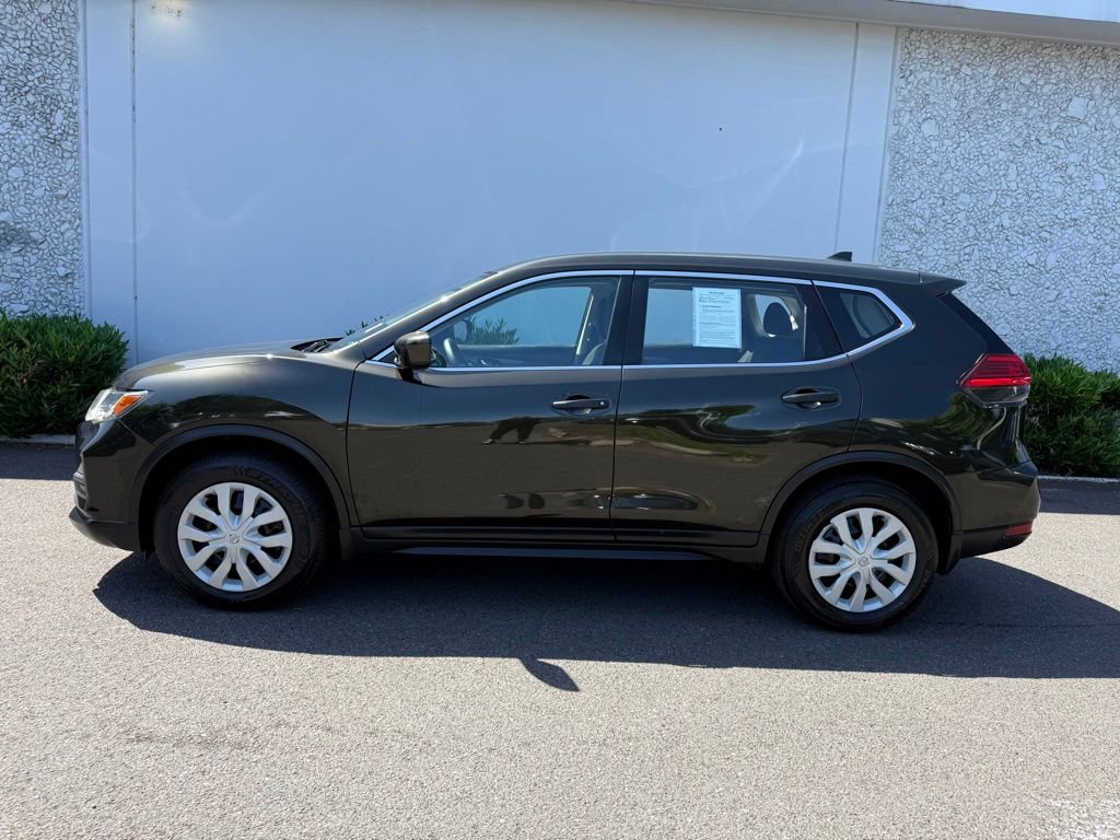 Used 2017 Nissan Rogue S FWD image 3