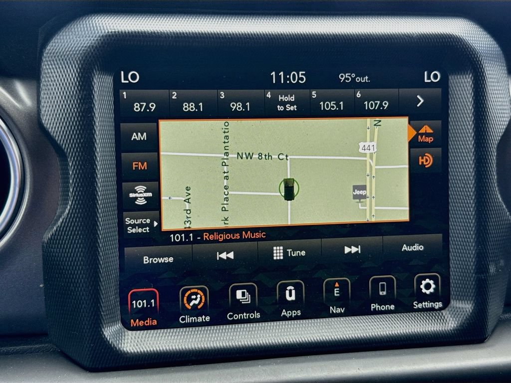 Used 2023 Jeep Wrangler Unlimited Rubicon 4xe AWD/4WD image 15
