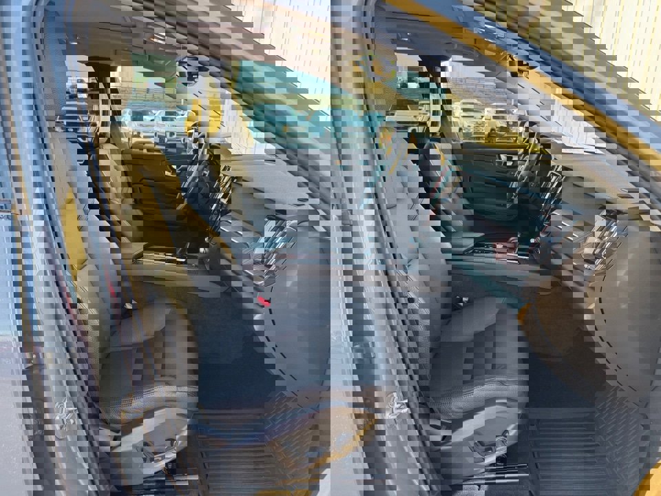 Certified 2024 Volvo XC60 B5 Plus w/ Climate Package image 28