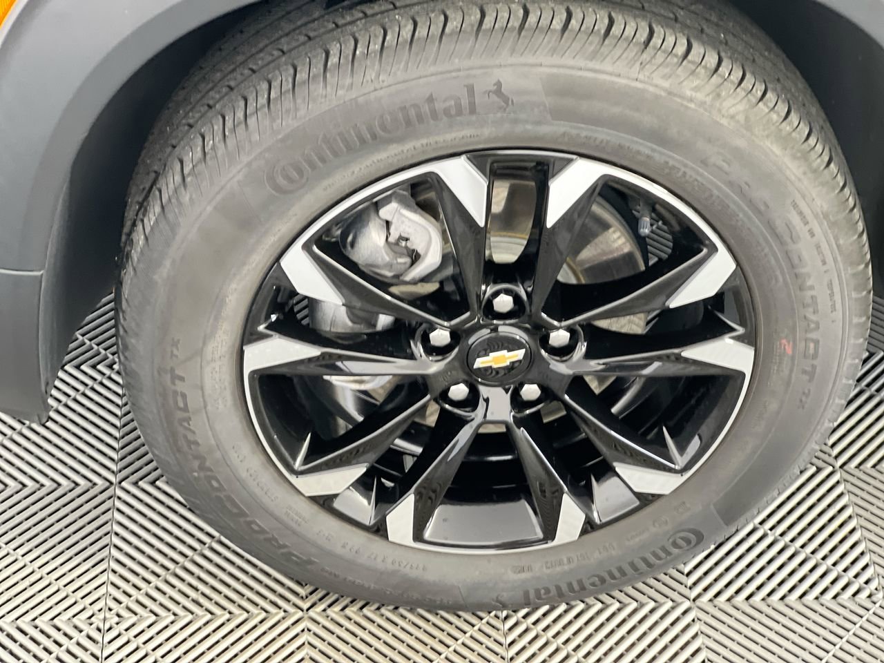 Used 2023 Chevrolet TrailBlazer LT FWD image 11