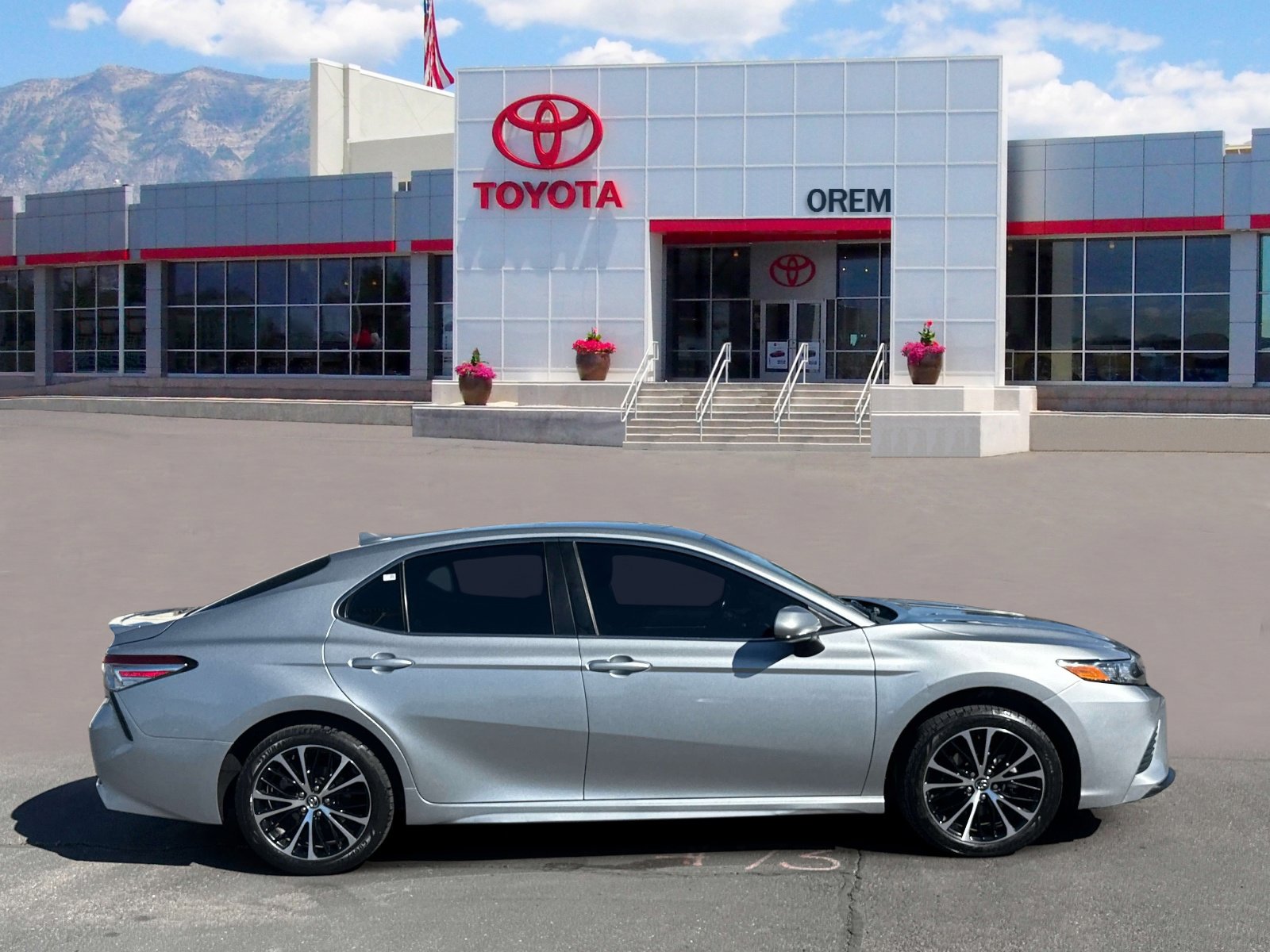 Used 2020 Toyota Camry SE image 3
