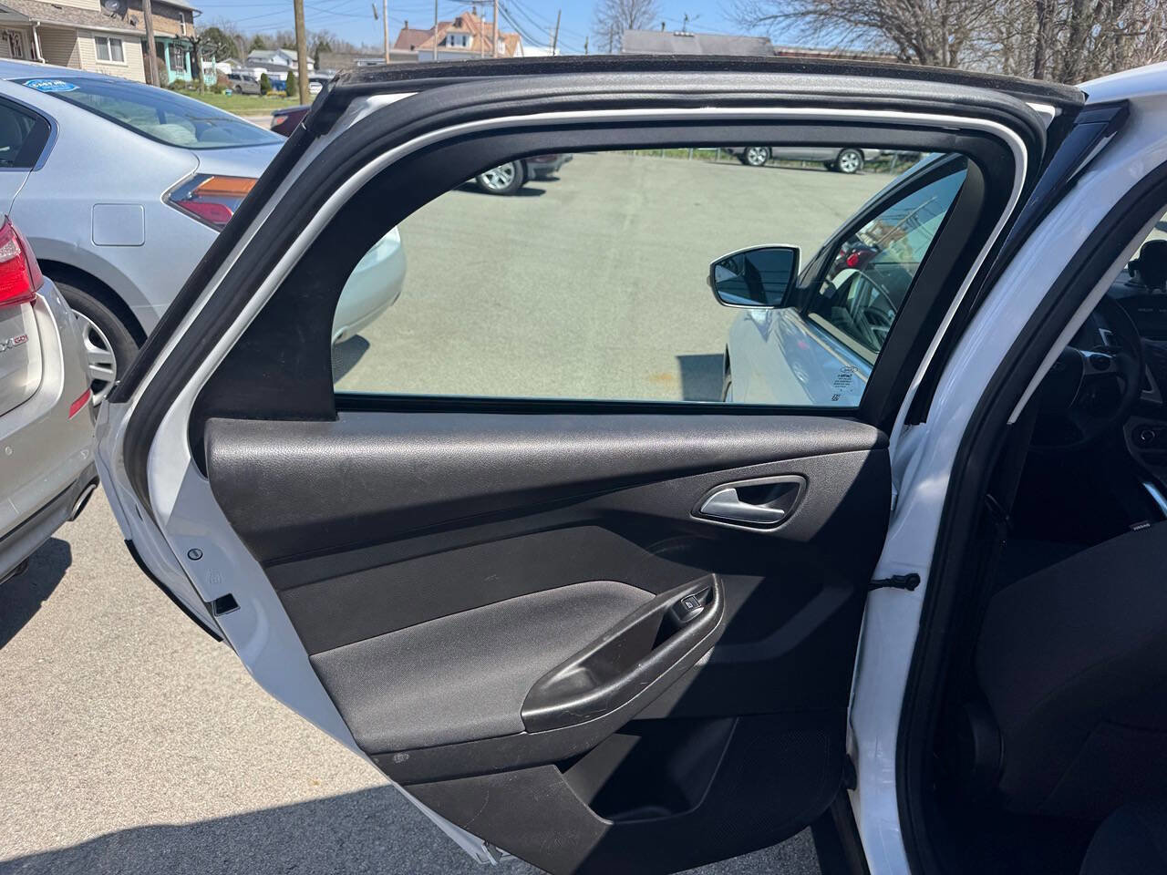 Used 2012 Ford Focus SEL image 12