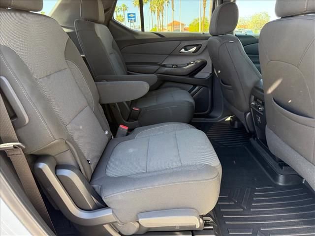 Certified 2023 Chevrolet Traverse LT FWD image 11