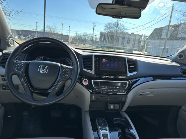 Used 2017 Honda Pilot Touring image 6