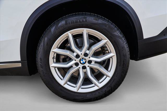Certified 2023 BMW X5 xDrive40i w/ Premium Package AWD/4WD image 9
