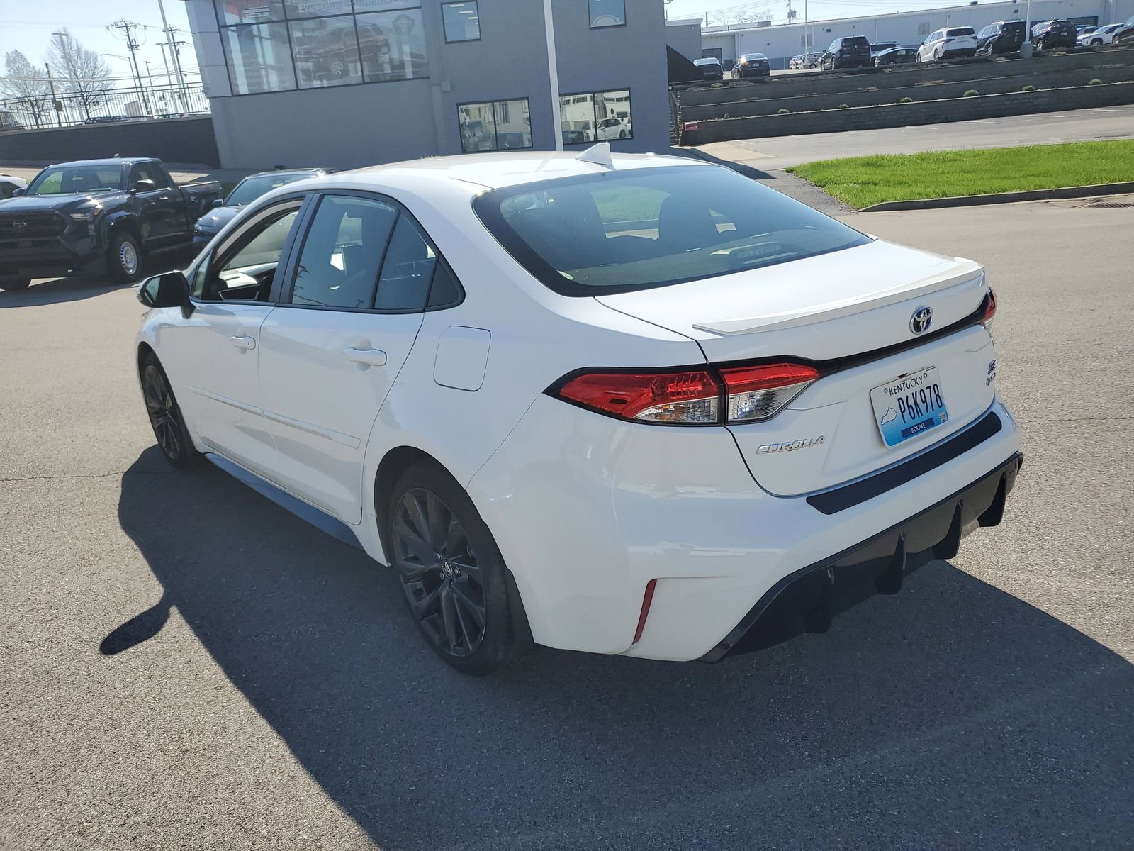 Certified 2025 Toyota Corolla SE w/ SE Premium Package image 3