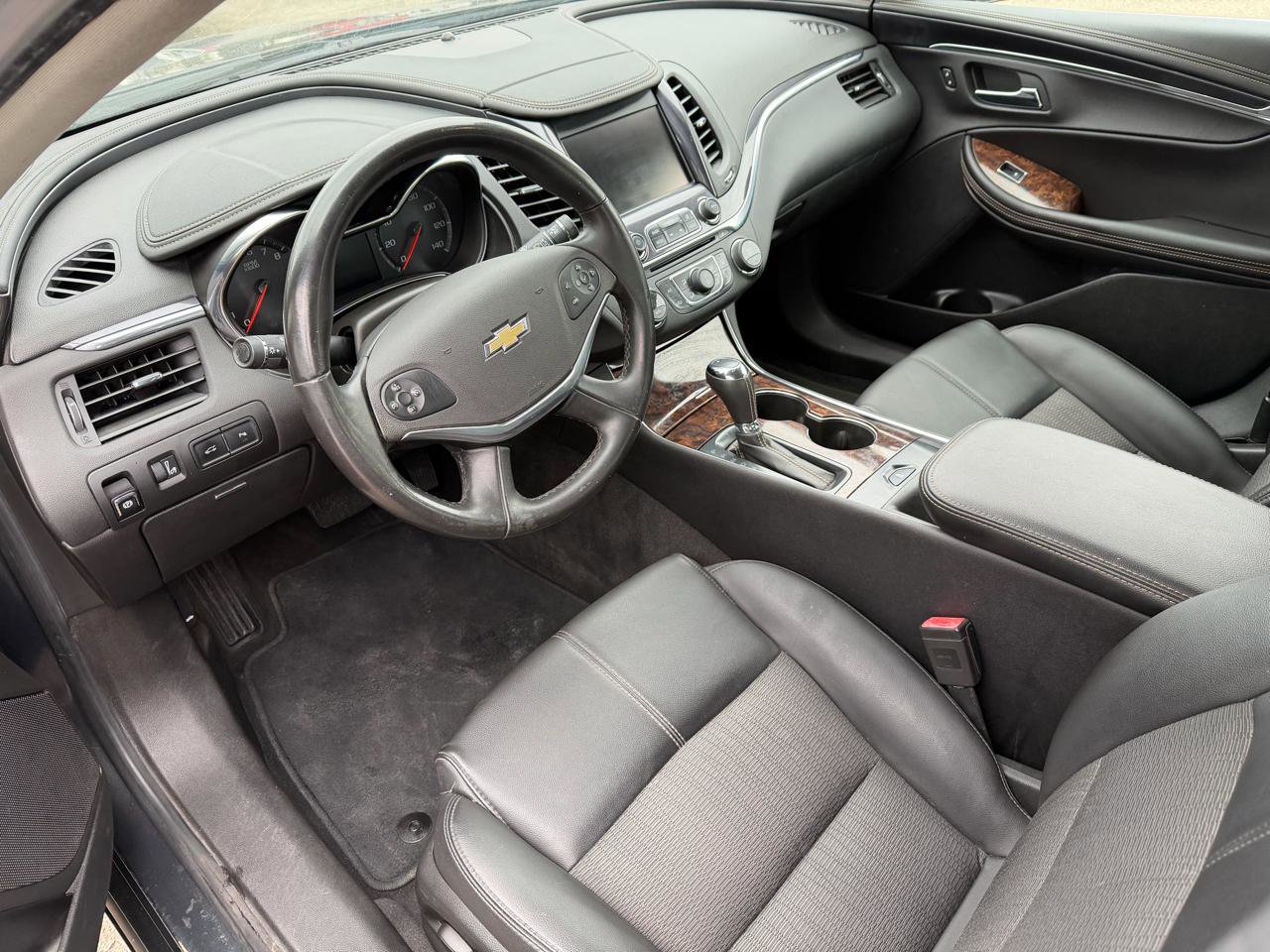 Used 2015 Chevrolet Impala LT w/ Convenience Package FWD image 10