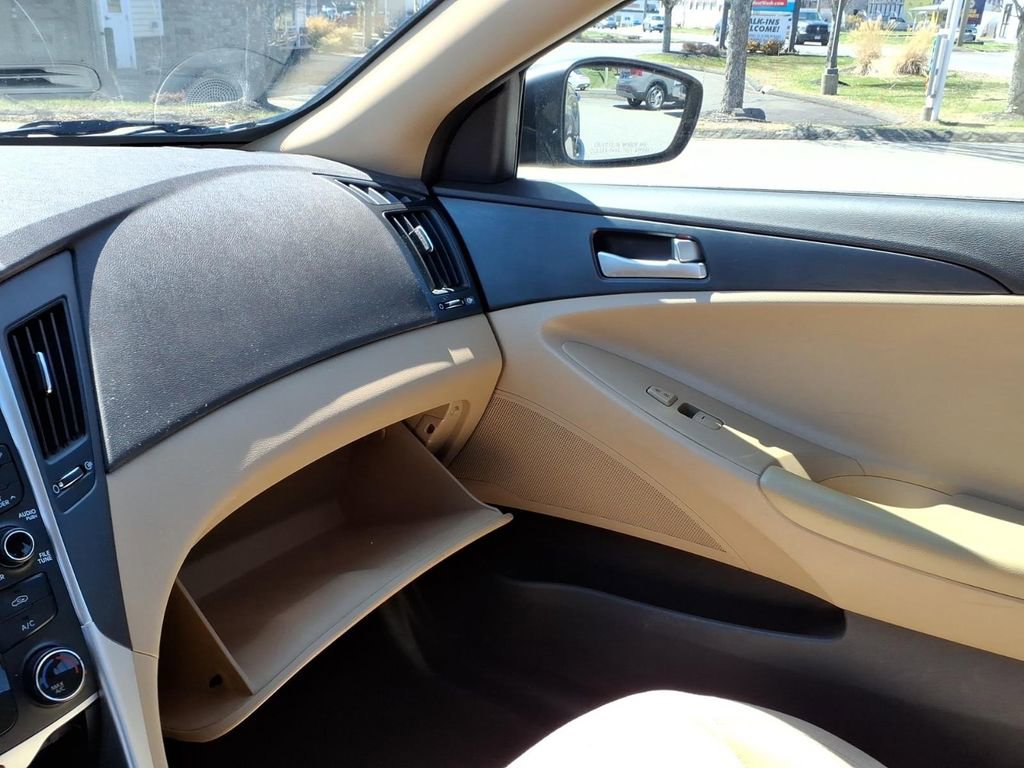 Used 2012 Hyundai Sonata GLS image 22