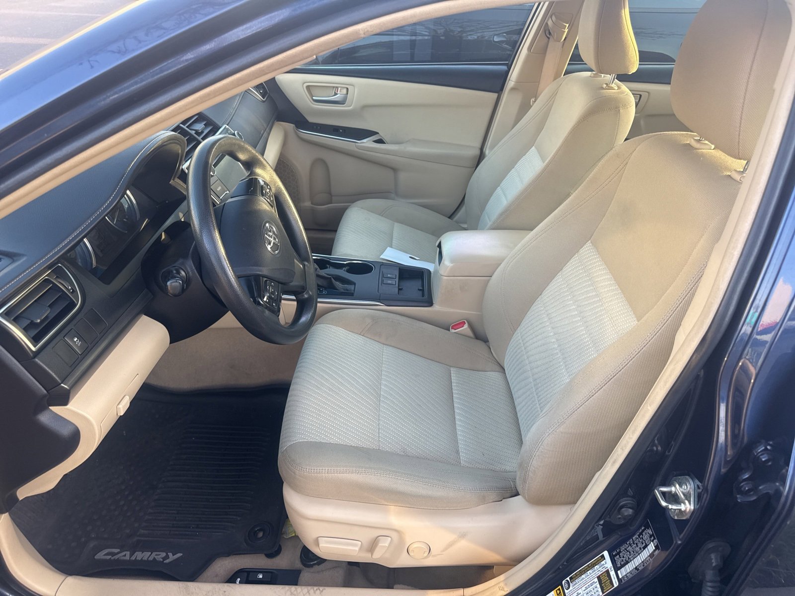 Used 2016 Toyota Camry LE image 4