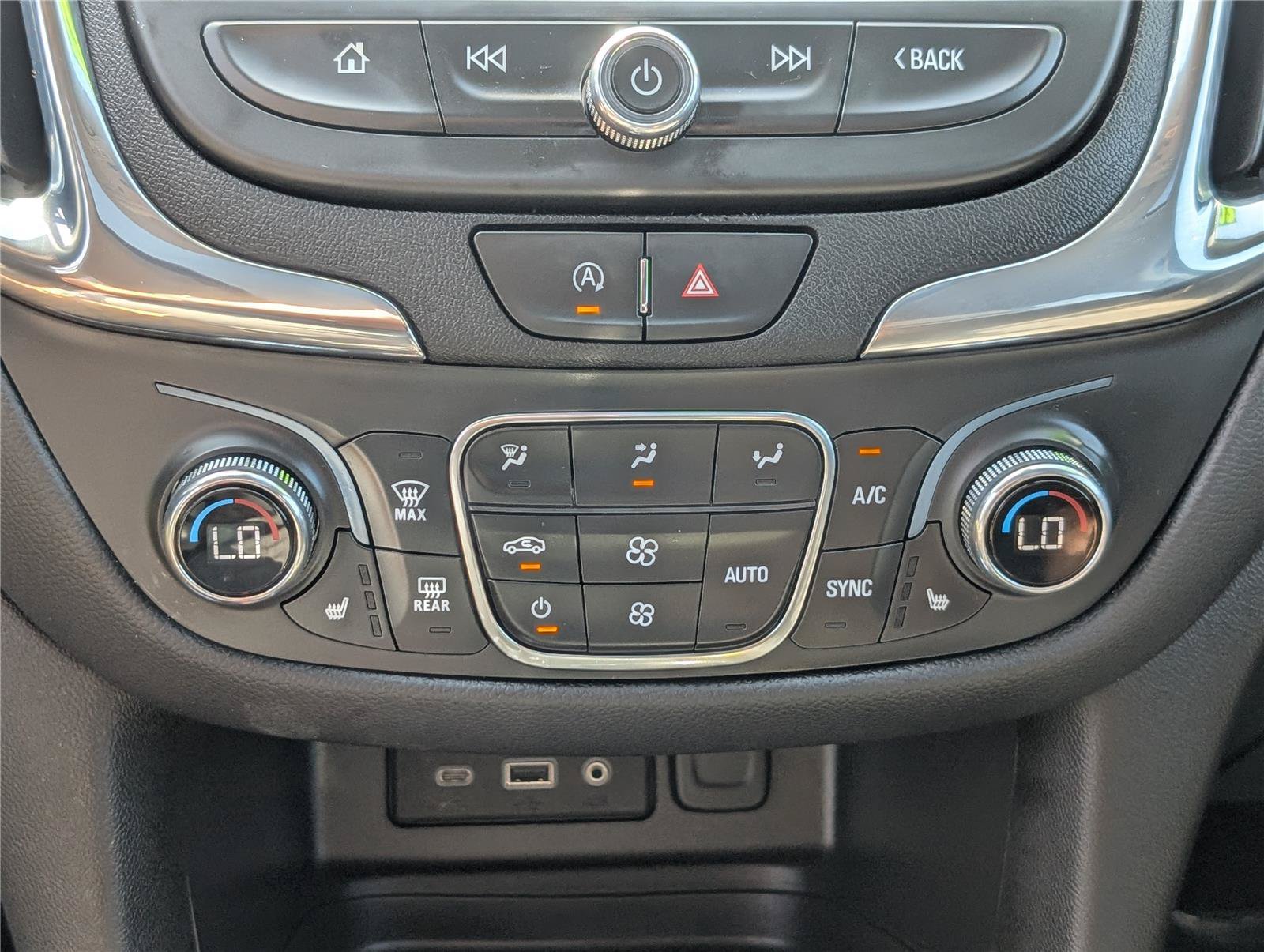 Used 2023 Chevrolet Equinox LT AWD/4WD image 30