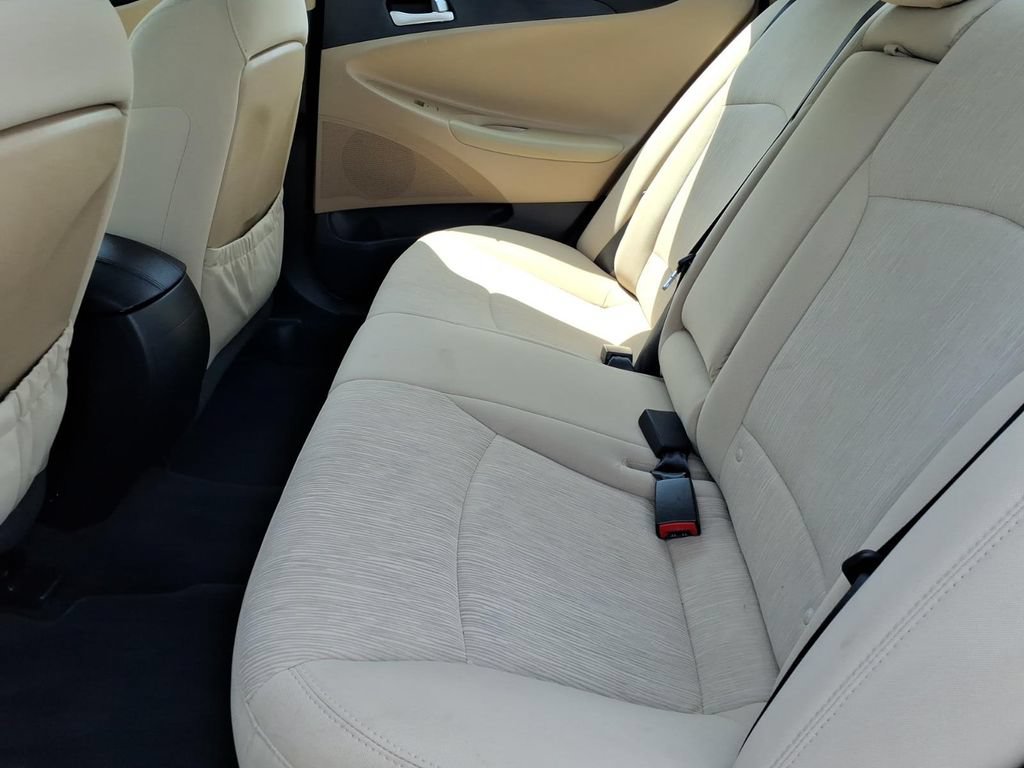 Used 2013 Hyundai Sonata GLS FWD image 16