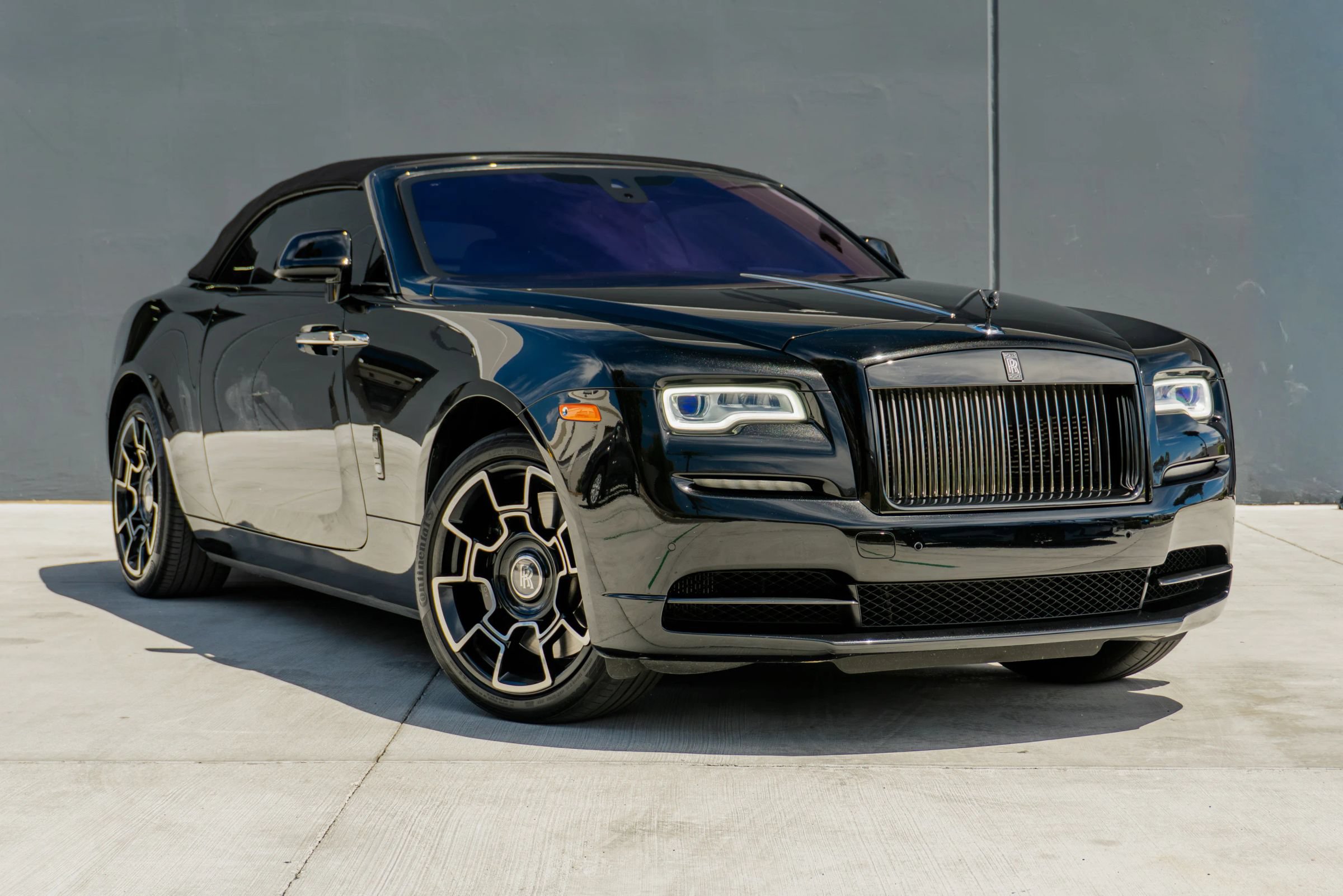 Used 2018 Rolls-Royce Dawn RWD image 5