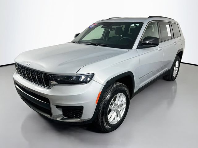 Used 2025 Jeep Grand Cherokee L Laredo RWD image 4