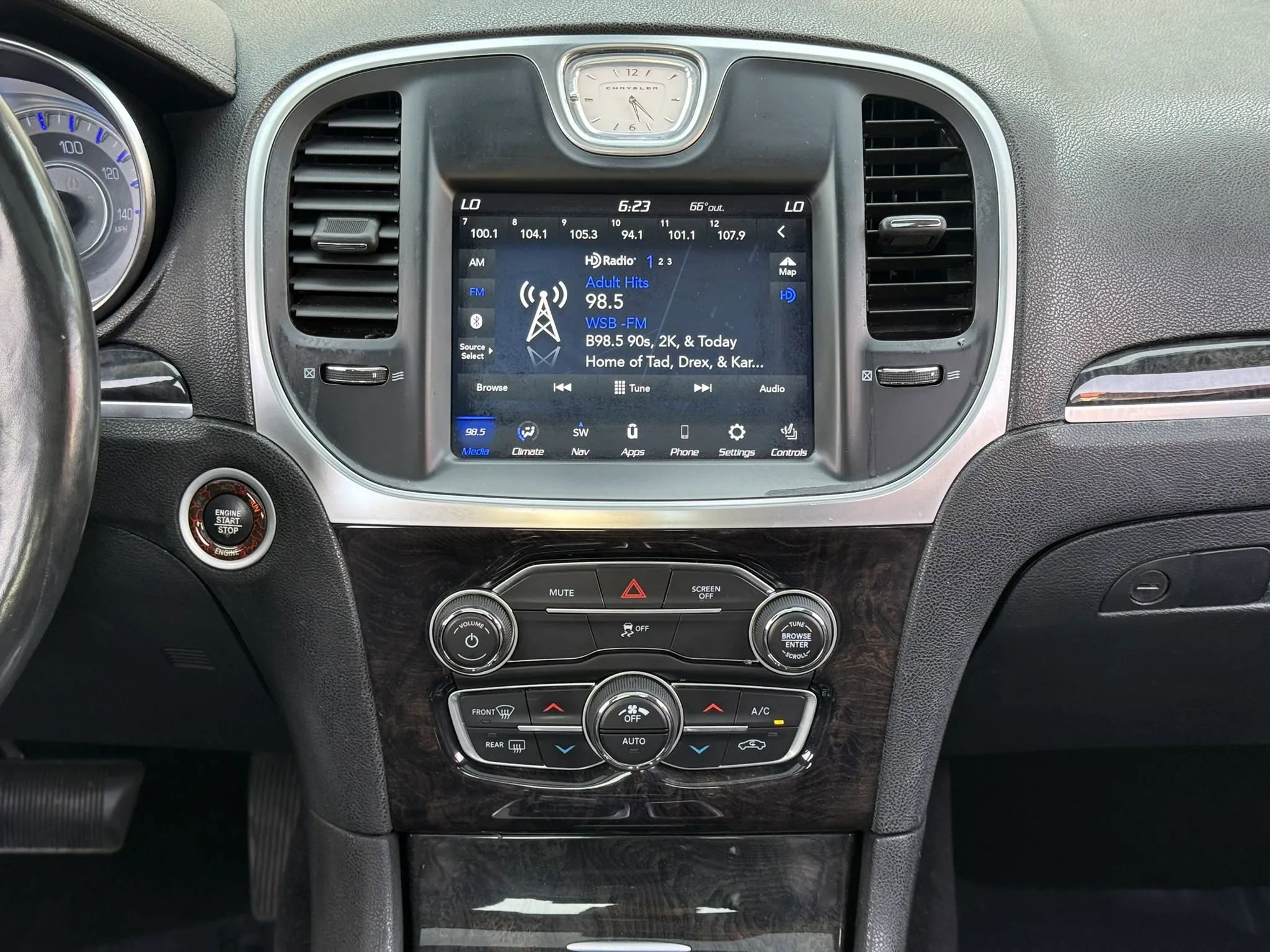 Used 2020 Chrysler 300 Limited image 21