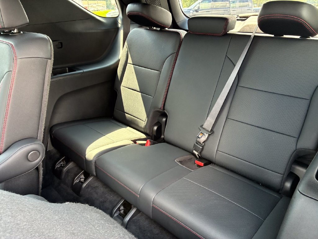 Used 2024 Chevrolet Traverse RS FWD image 21