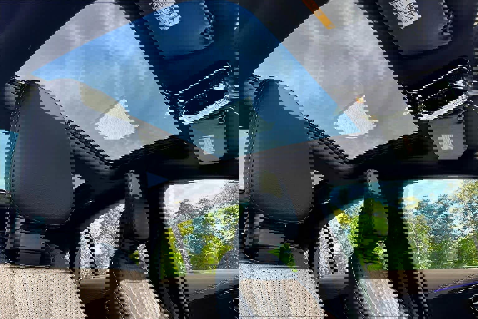 Used 2023 Mercedes-Benz EQE 500 4MATIC Sedan w/ Exclusive Trim Package image 13