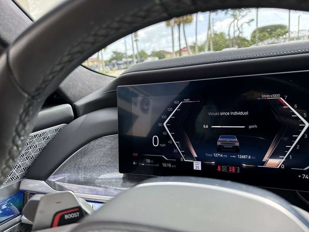 Used 2023 BMW 760i xDrive image 49