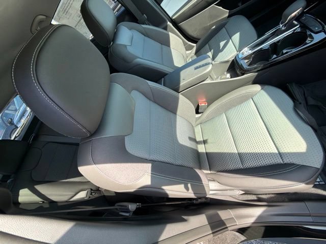 New 2026 Chevrolet Trax LT FWD image 24