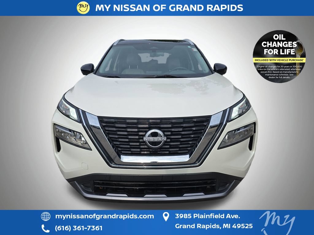 Used 2023 Nissan Rogue SL AWD/4WD image 3
